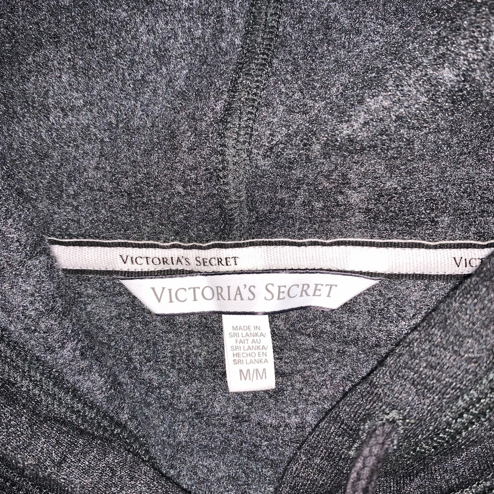Victoria Secret pullover (M)! - Picture 2 of 4
